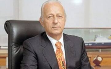 Kara yollarının o bitmek bilmeyen asfaltlarını, okyanusların o hırçın ve
